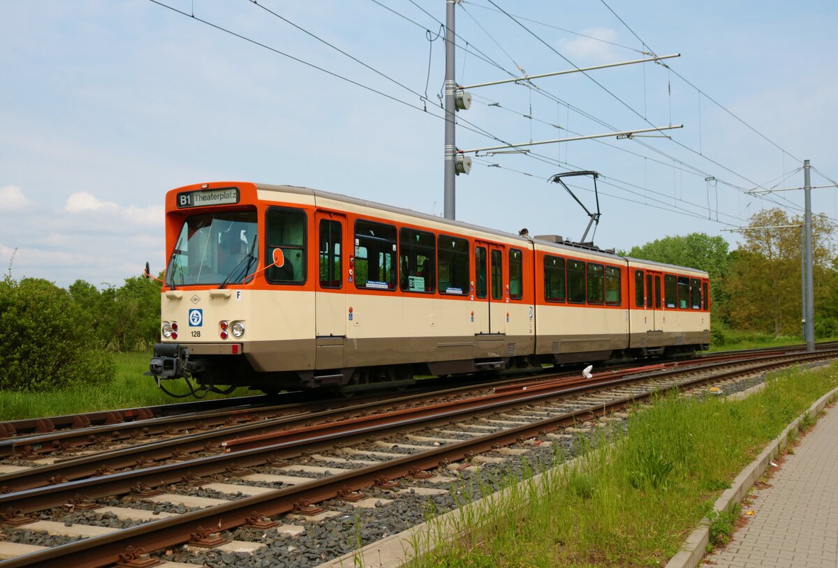 VGF Düwag Pt Wagen 128 am 01.05.22 bei einer Sonderfahrt in Frankfurt am Main