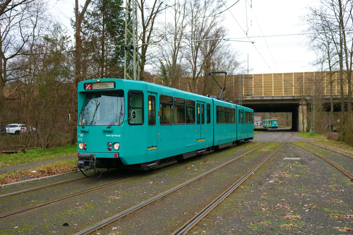 VGF Düwag Pt-Wagen am 07.01.23 mit dem Wagen 727 bei einer Sonderfahrt in Neu-Isenburg