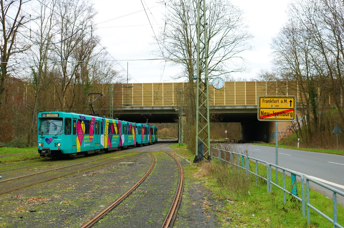 VGF Düwag Pt-Wagen Doppeltraktion am 07.01.23 mit dem Wagen 736+720 bei einer Sonderfahrt in Neu-Isenburg