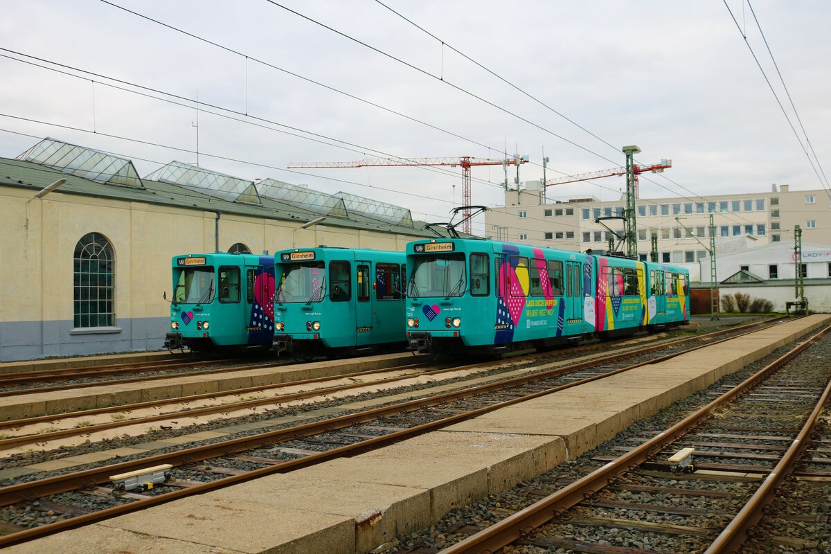 VGF Düwag Pt-Wagen Parade am 07.01.23 mit dem Wagen 736, 720 und 727 in BB Bommersheim im Rahmen einer Sonderfahrt im abgesperrten Bereich