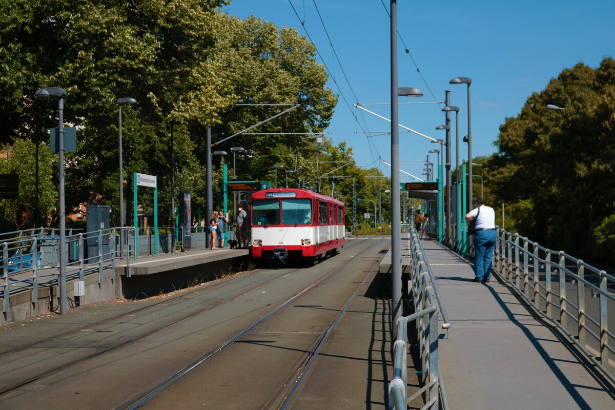 VGF Düwag U2 Wagen 133 am 14.08.22 als Sonderwagen zum Jubiläum 45 Jahre B-Strecke in Frankfurt am Main