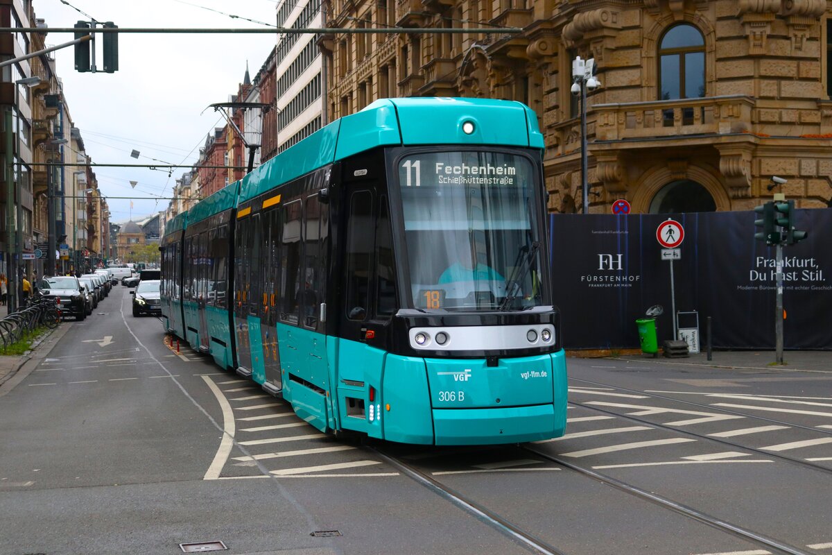 VGF Straßenbahn Frankfurt am Main Alstom Citadis SX05 T-Wagen 306 am 23.09.24