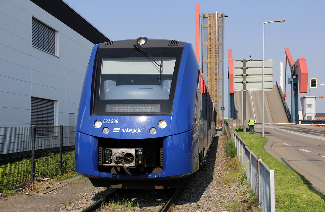 Vlexx 622 938 // Mannheim-Lutzenberg // 21. April 2018
Hafenrundfahrt der Historische Eisenbahn Mannheim e.V.
Im Hintergrund sieht man die Diffenébrücke.