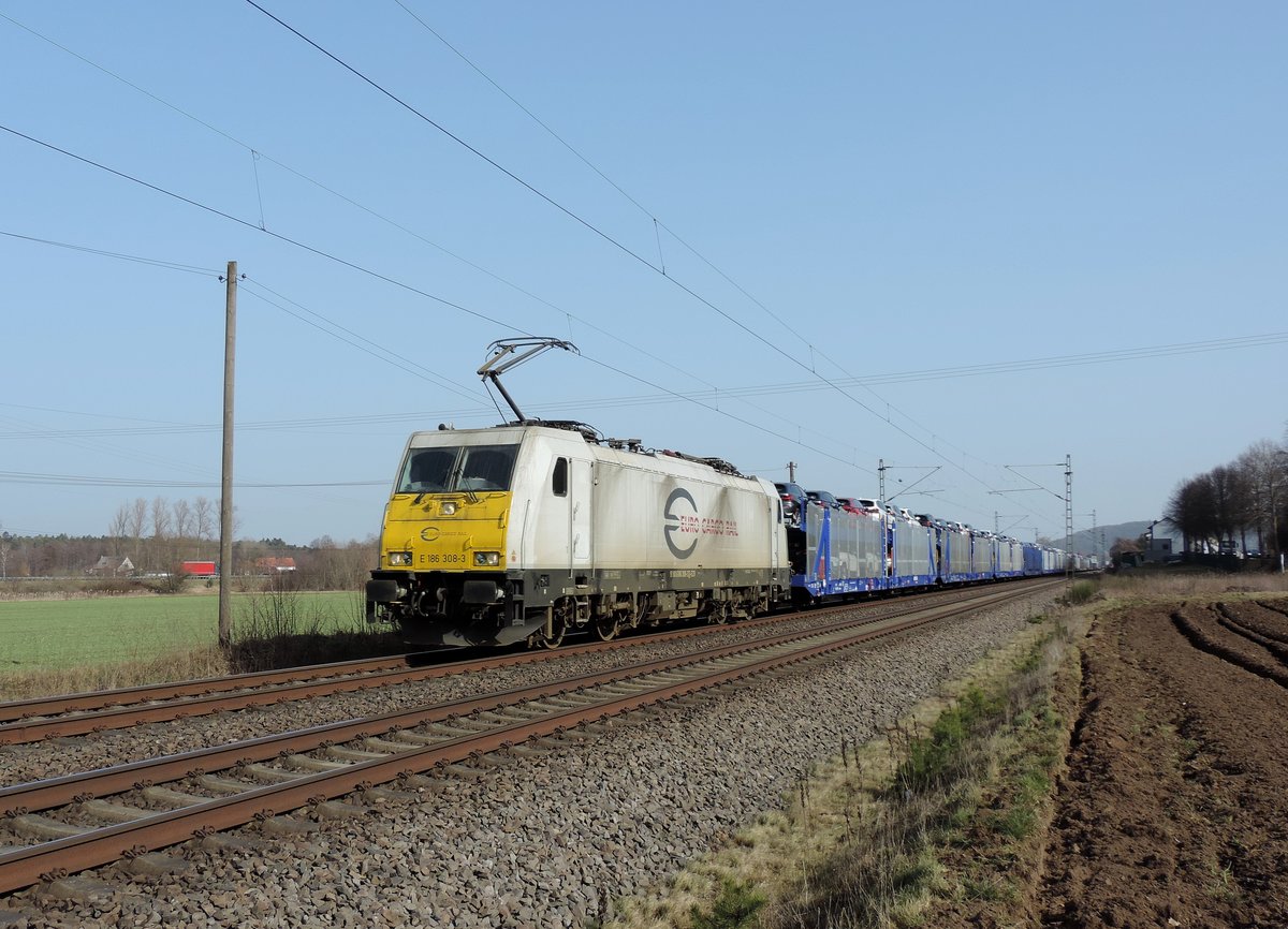 Vogelbach - 24. Februar 2021 : ECR Lok 186 308 mit einem Autozug in Richtung Saarland unterwegs.