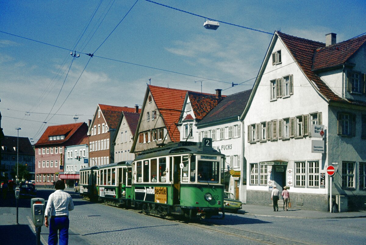 Vor 50 Jahren__Die Straßenbahn in Reutlingen verkehrte das letzte Mal am 19. Oktober 1974. 3-Wagen Zug der Linie 2 nach Pfullingen mit Tw 62 [ME 1950; 1966 ex SSB 298] vor dem Gasthof  Lichtenstein .__05-09-1974