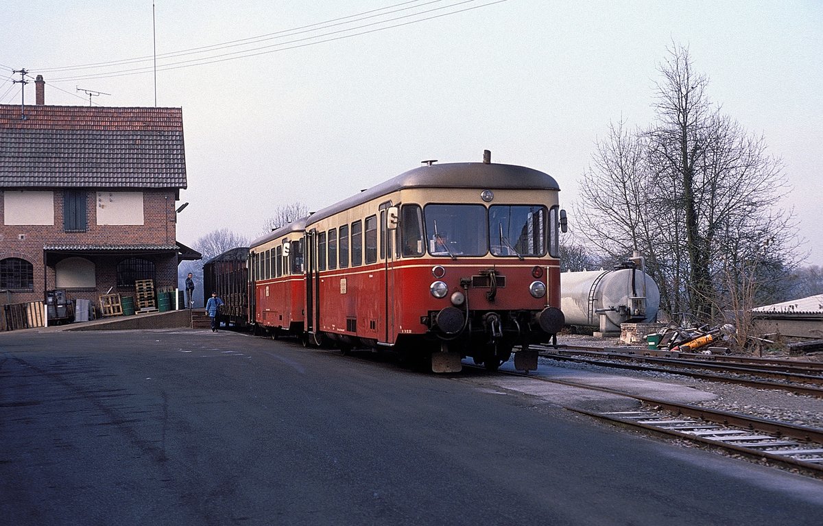  VT 23 + VT 24  Neuenstadt a. K. 08.12.89