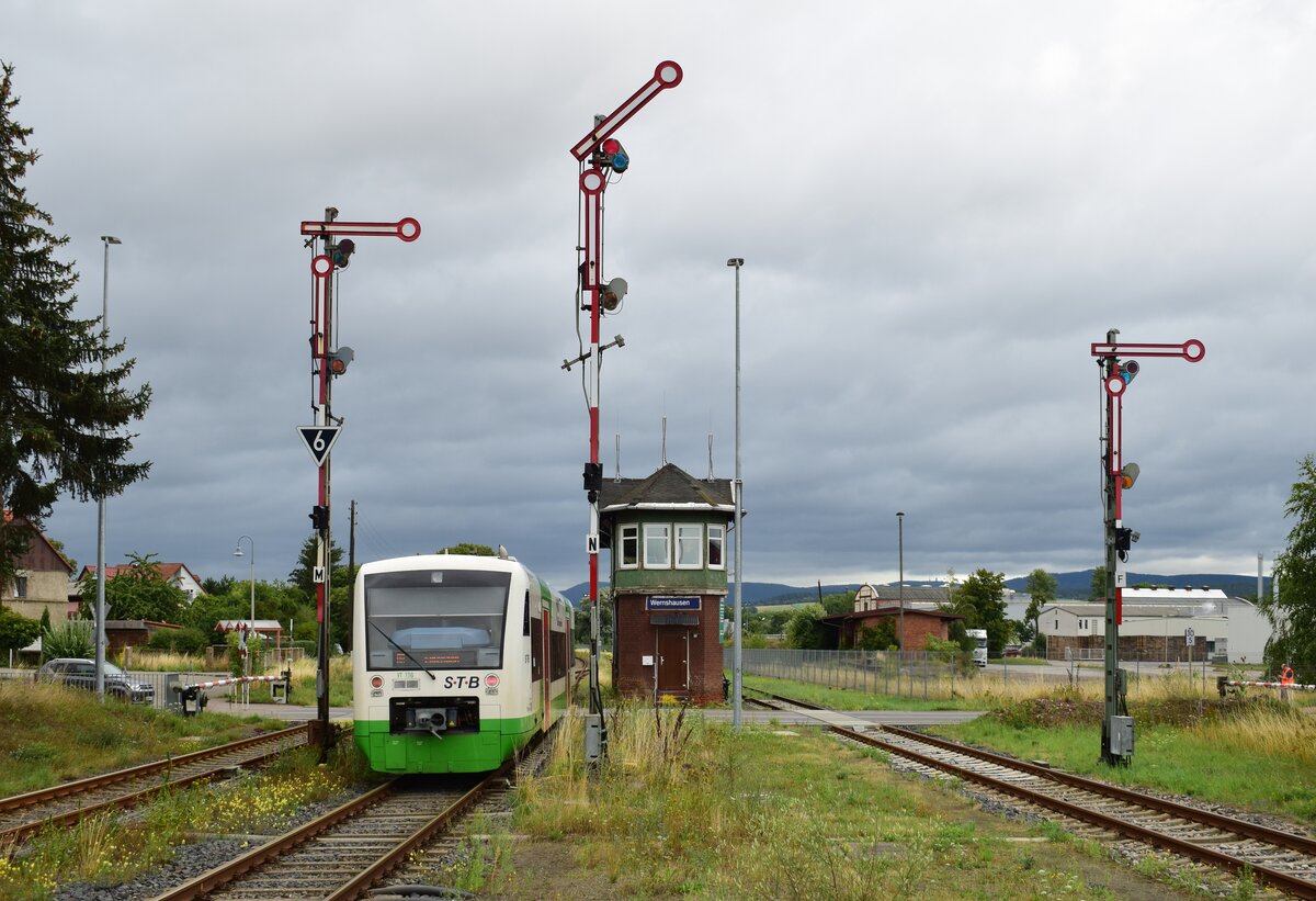 VT116 verlässt Wernshausen als RB41 nach Eisenach in Richtung Bad Salzungen.

Wernshausen 03.08.2023