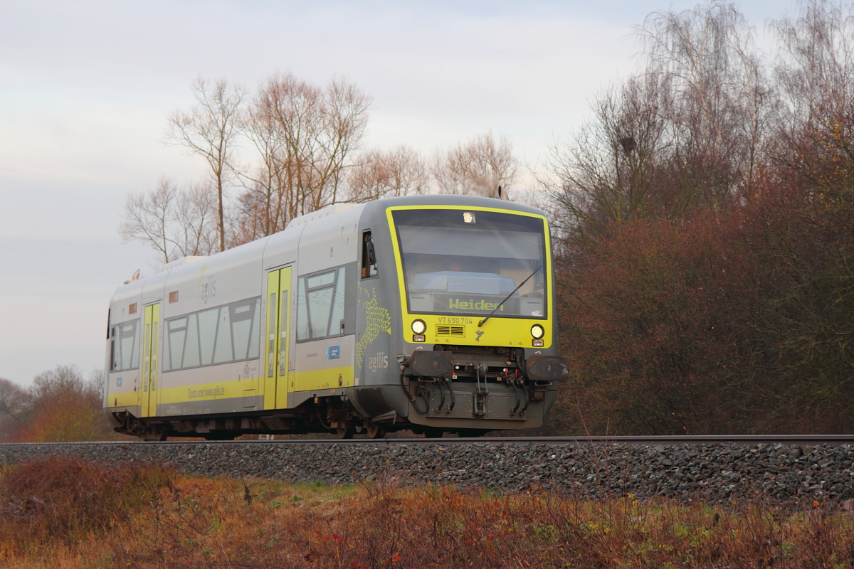 VT650.704 Agilis bei Burgkunstadt am 04.12.2015.