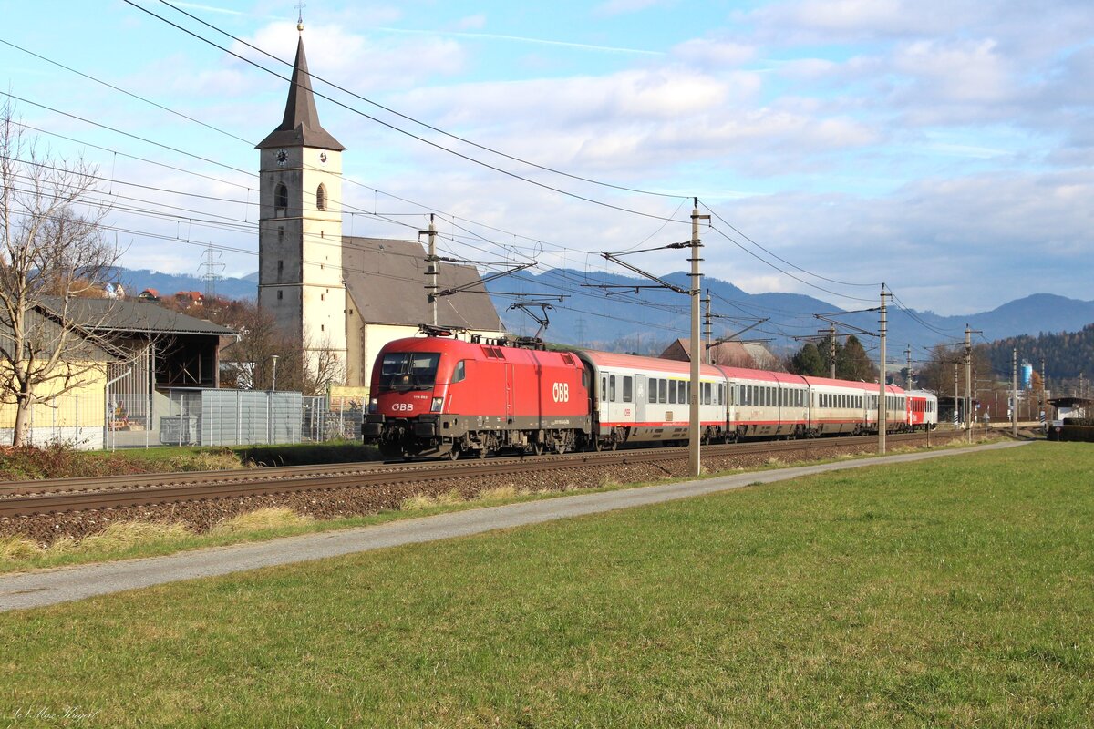 Wegen einer technischen Störung wurde am 18.11.2024 der IC512 ausgelegt und als Leerpersonenzug von Graz nach Salzburg überstellt.
Die 1116 093 fährt hier kurz hinter der Haltestelle Kammern in Richtung Selzthal.