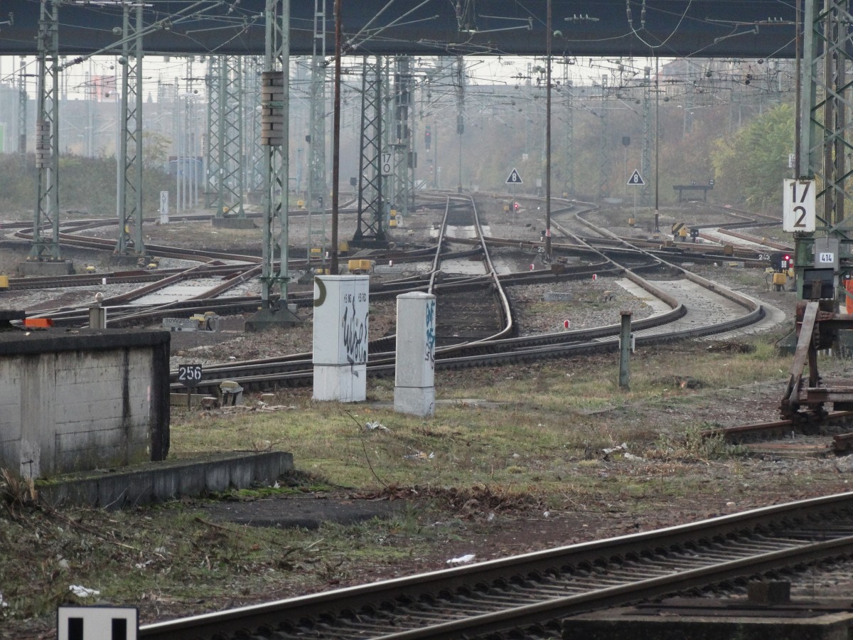 Weichenstraße in Heidelberg Hbf am 22.11.14 vom Bahnsteig aus fotografiert