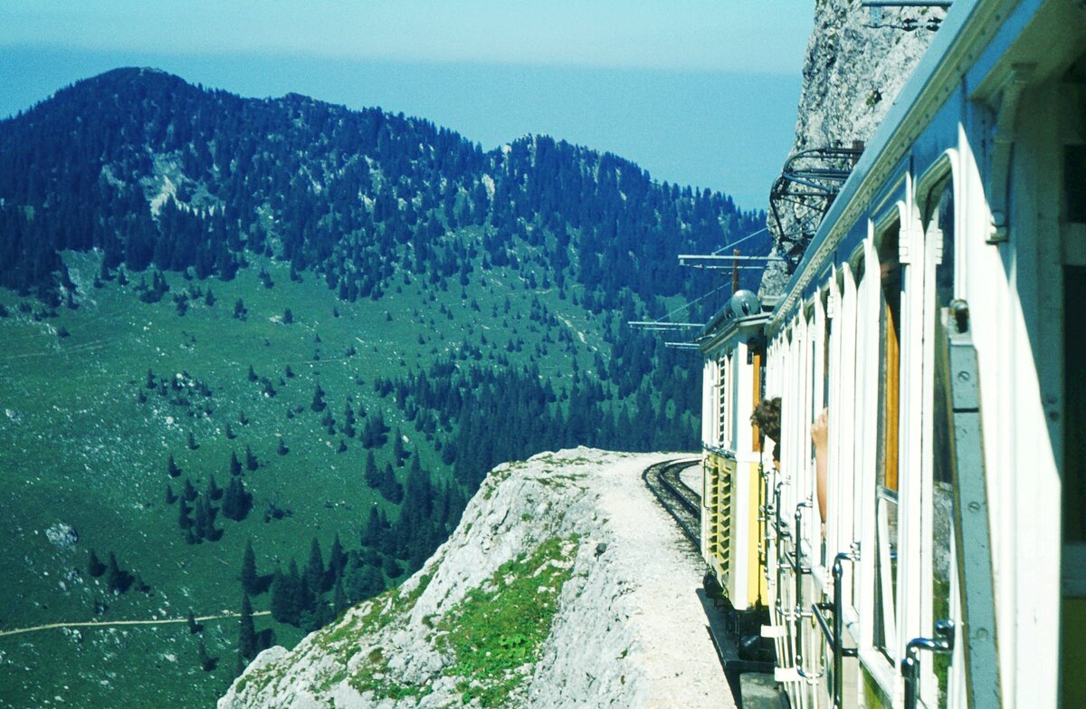 Wendelstein Zahnradbahn  Fahrt auf der Bergstrecke__16-08-1973