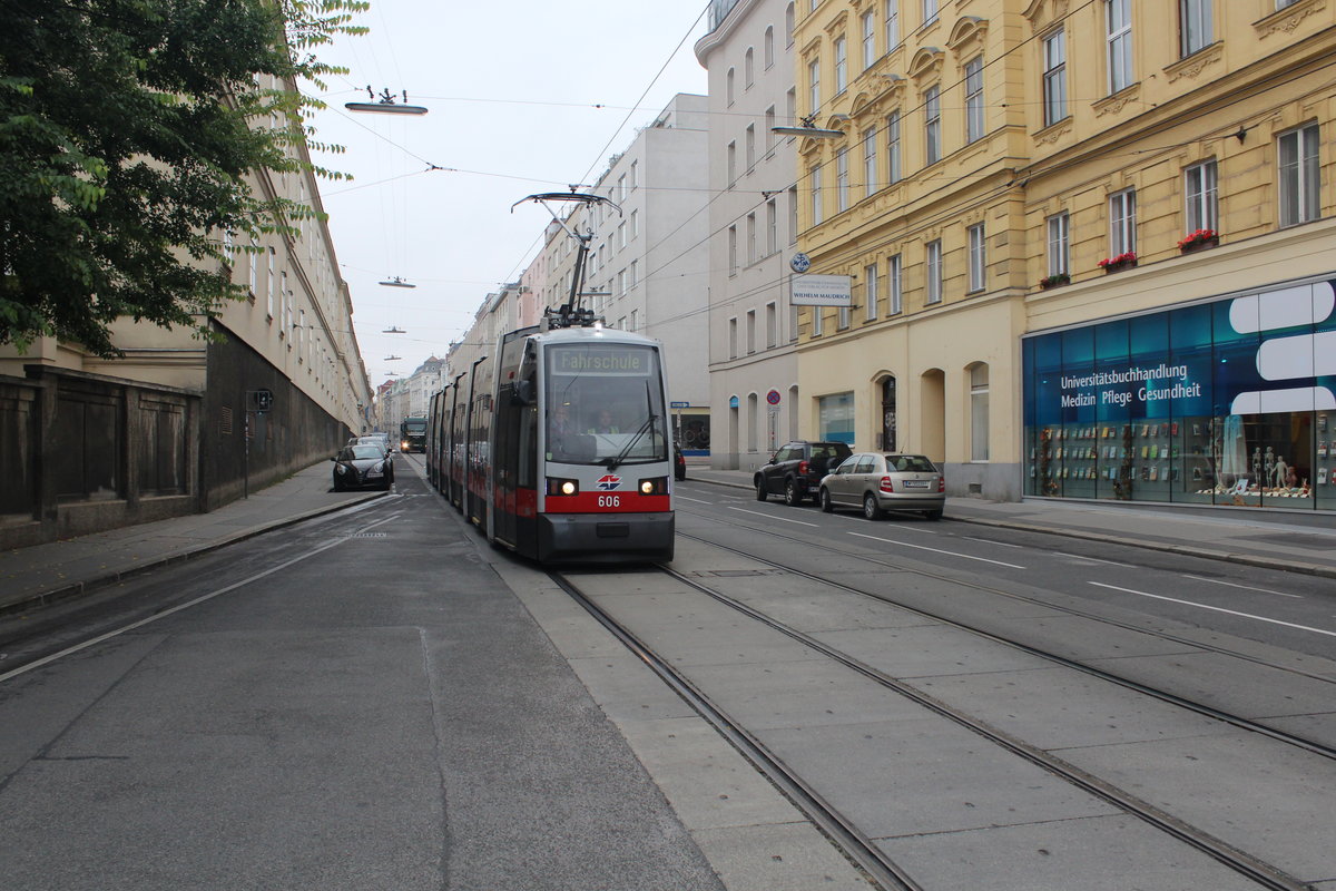 Wien Wiener Linien: B 606 Als Sonderzug (Fahrschule) IX, Alsergrund ...