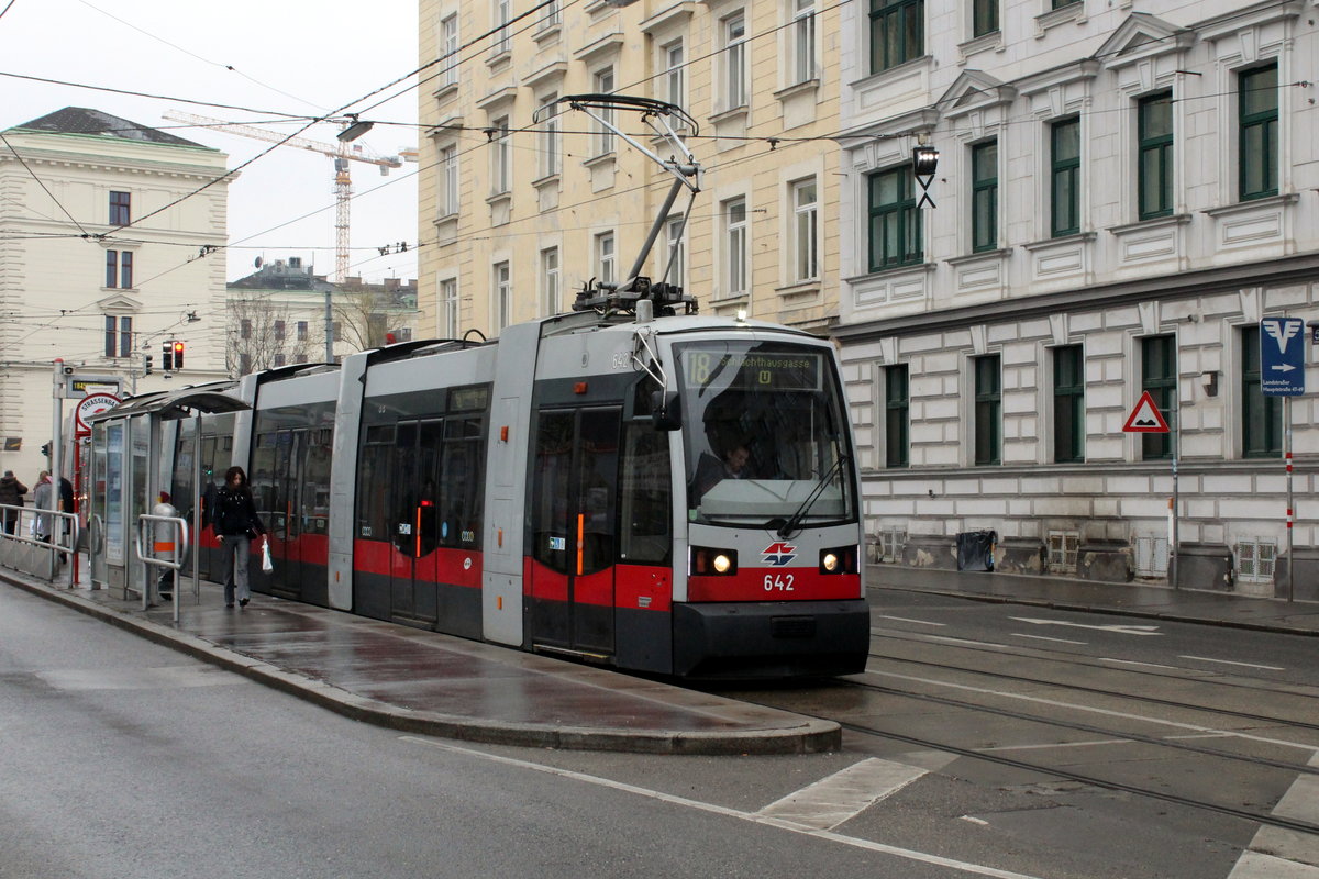 Wien Wiener Linien SL 18 (B 642) Landstraße, Schlachthausgasse (Hst. Viehmarktgasse) am 18. Februar 2016.