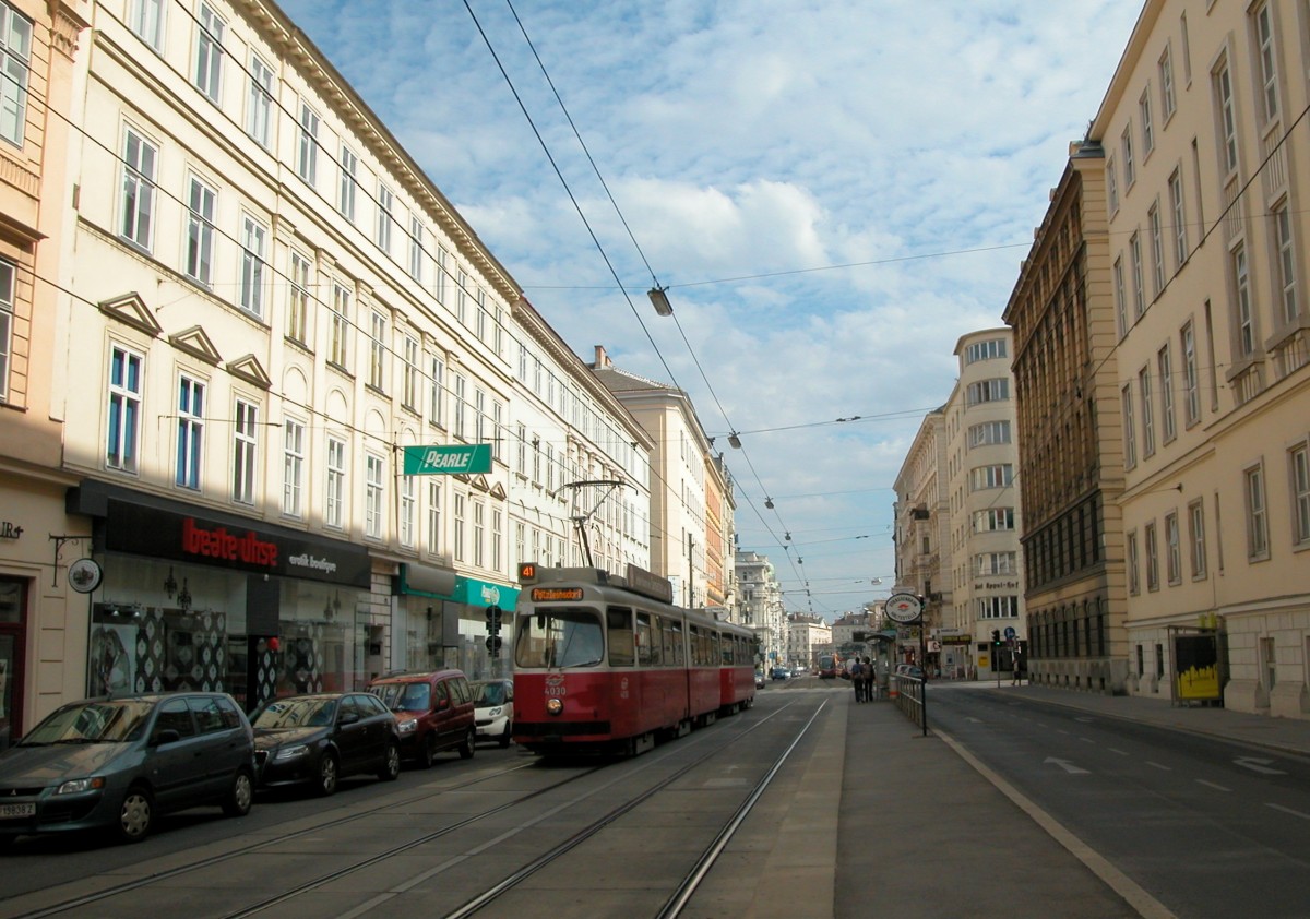 Wien Wiener Linien SL 41 (E2 4030) Währinger Strasse am 5. August 2010.