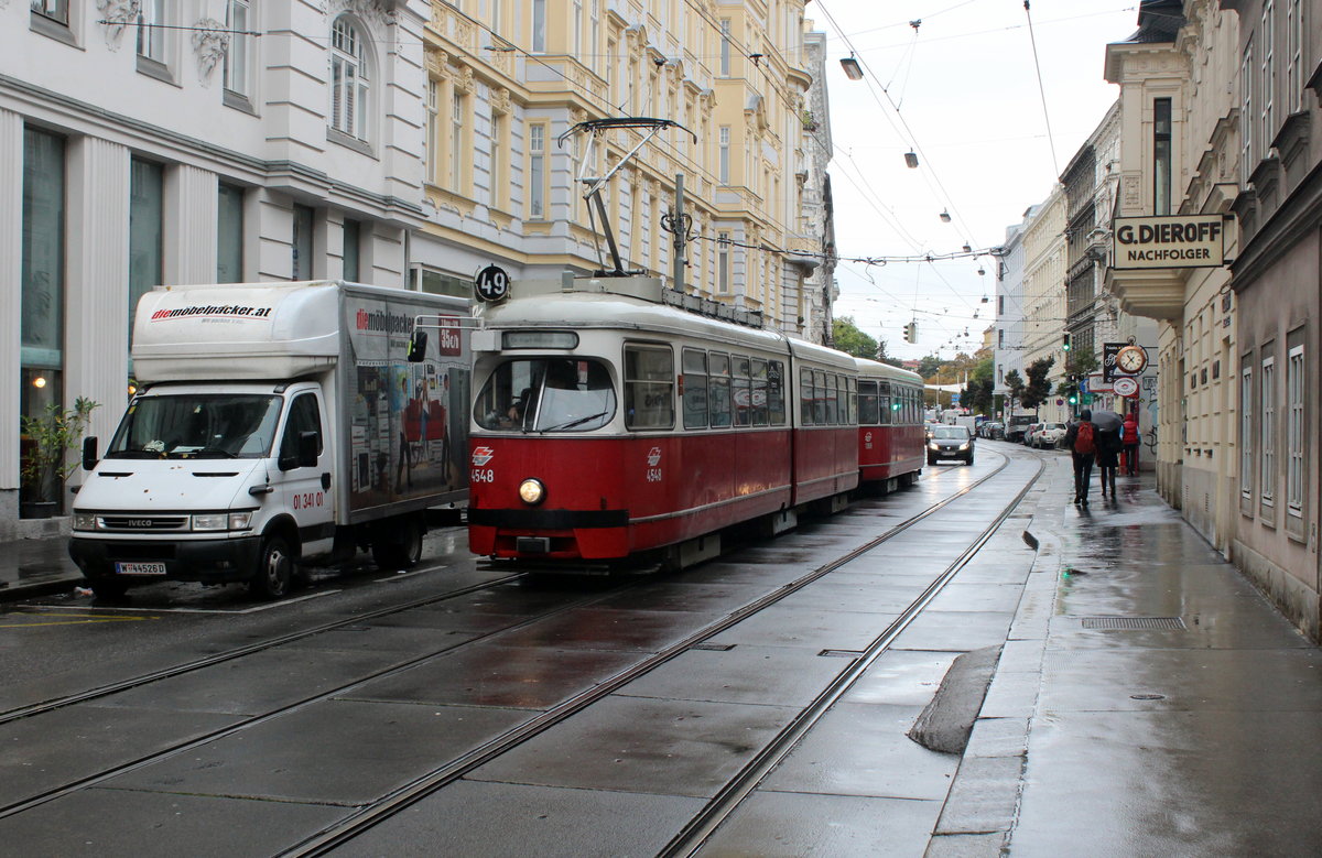 Wien Wiener Linien SL 49 (E1 4548 + c4 1369) VII, Neubau, Westbahnstraße am 20. Oktober 2016.