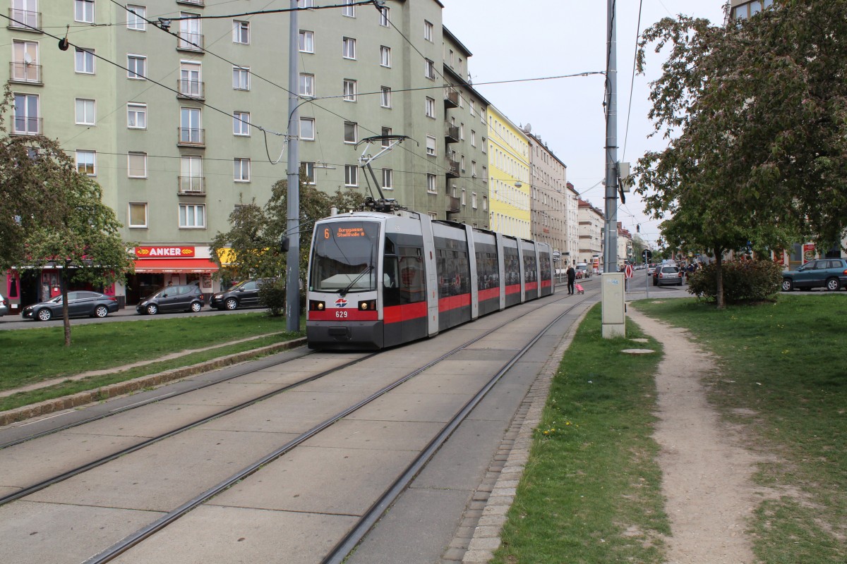 Wien WL SL 6 (B 629) Gellertplatz am 30. April 2015.