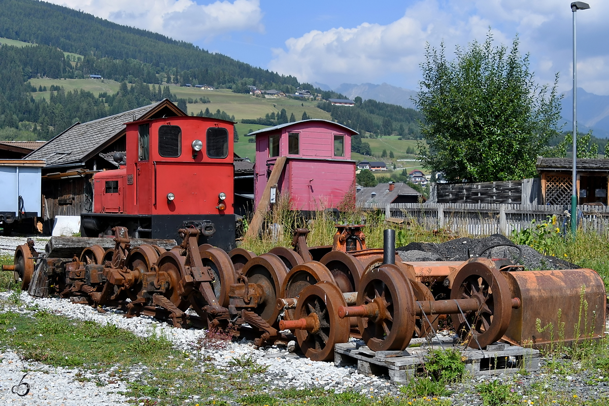 Zahlreiche Radsätze waren Ende August 2019 am Bahnhof Mauterndorf abgelegt.