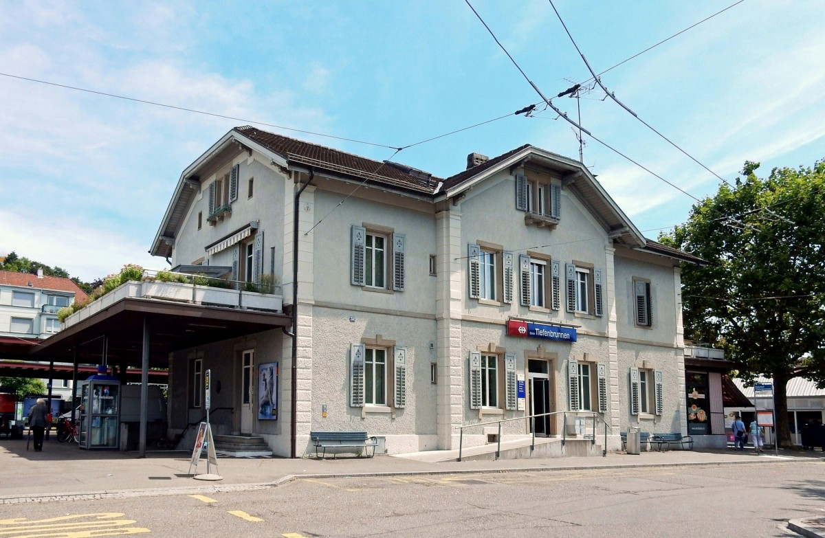 Zürich, Bahnhof Tiefenbrunnen - 31.07.2015