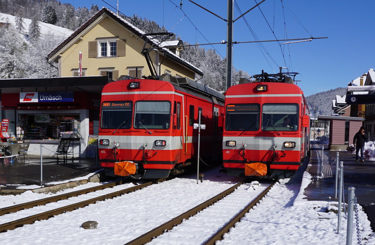 Zugkreuzung S23 in Urnäsch am 24.02.16