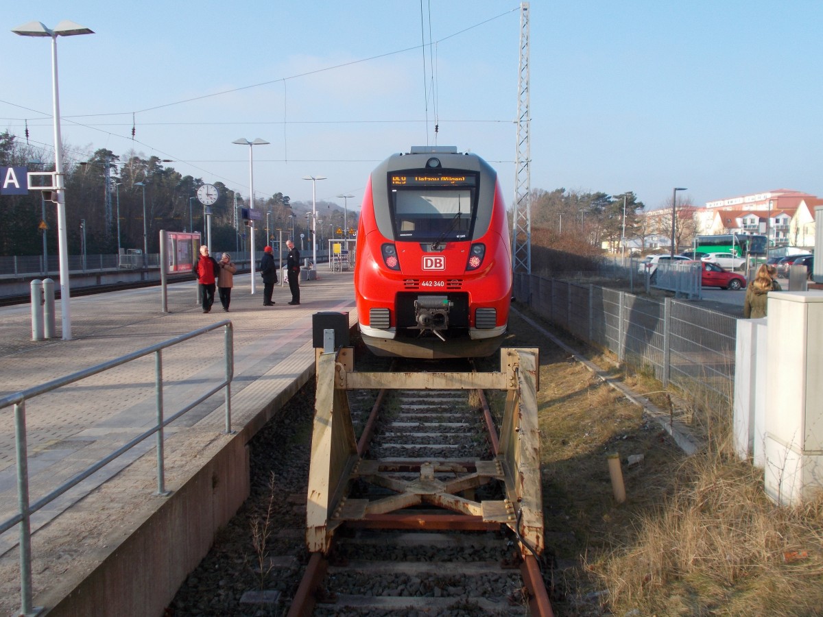 Zum Glück wissen die Lokführer Bescheid das Sie rechtzeitig vor dem Binzer Prellbock bremsen müssen,wie der 442 340 am 26.Februar 2015 rechtzeitig zum Halten kam.