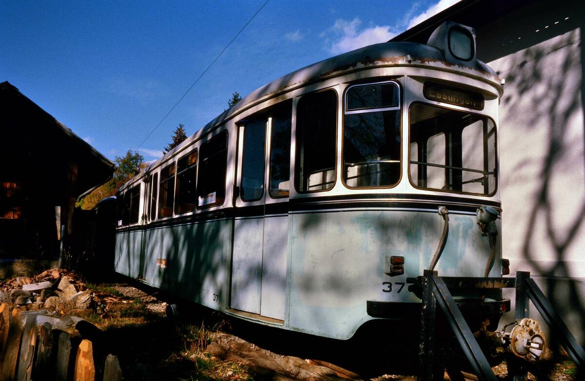 Zwei neuere Beiwagen der Überlandstraßenbahn Esslingen-Nellingen-Denkendorf  landeten  bei der Rittnerbahn (Südtirol) und wurden dort leider nie eingesetzt (Herbst 1985). Sie waren vor dem Wagenschuppen abgestellt.
