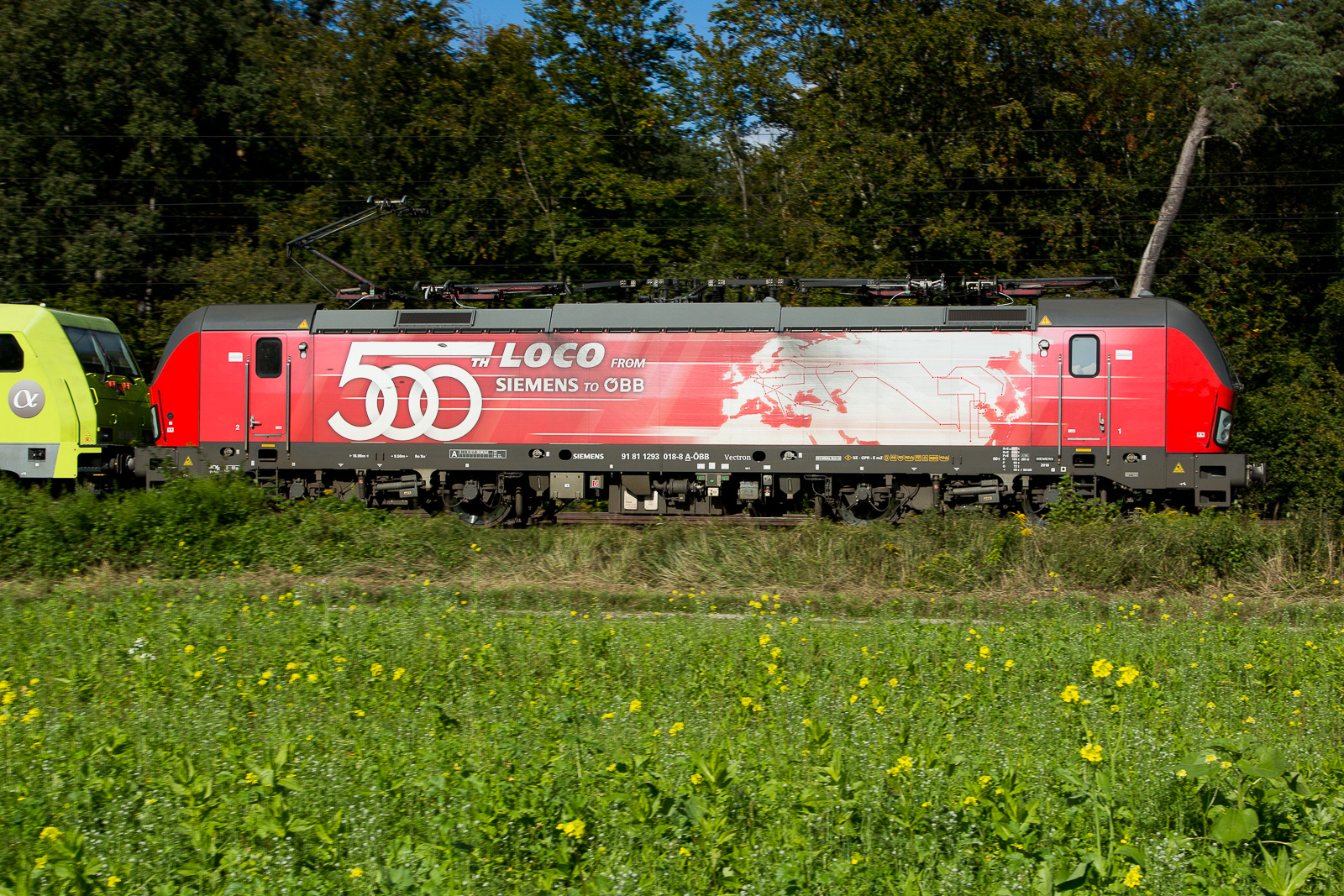 1293 018  500th LOCO from SIEMENS to ÖBB  am 29.9.24 bei Zorneding. 