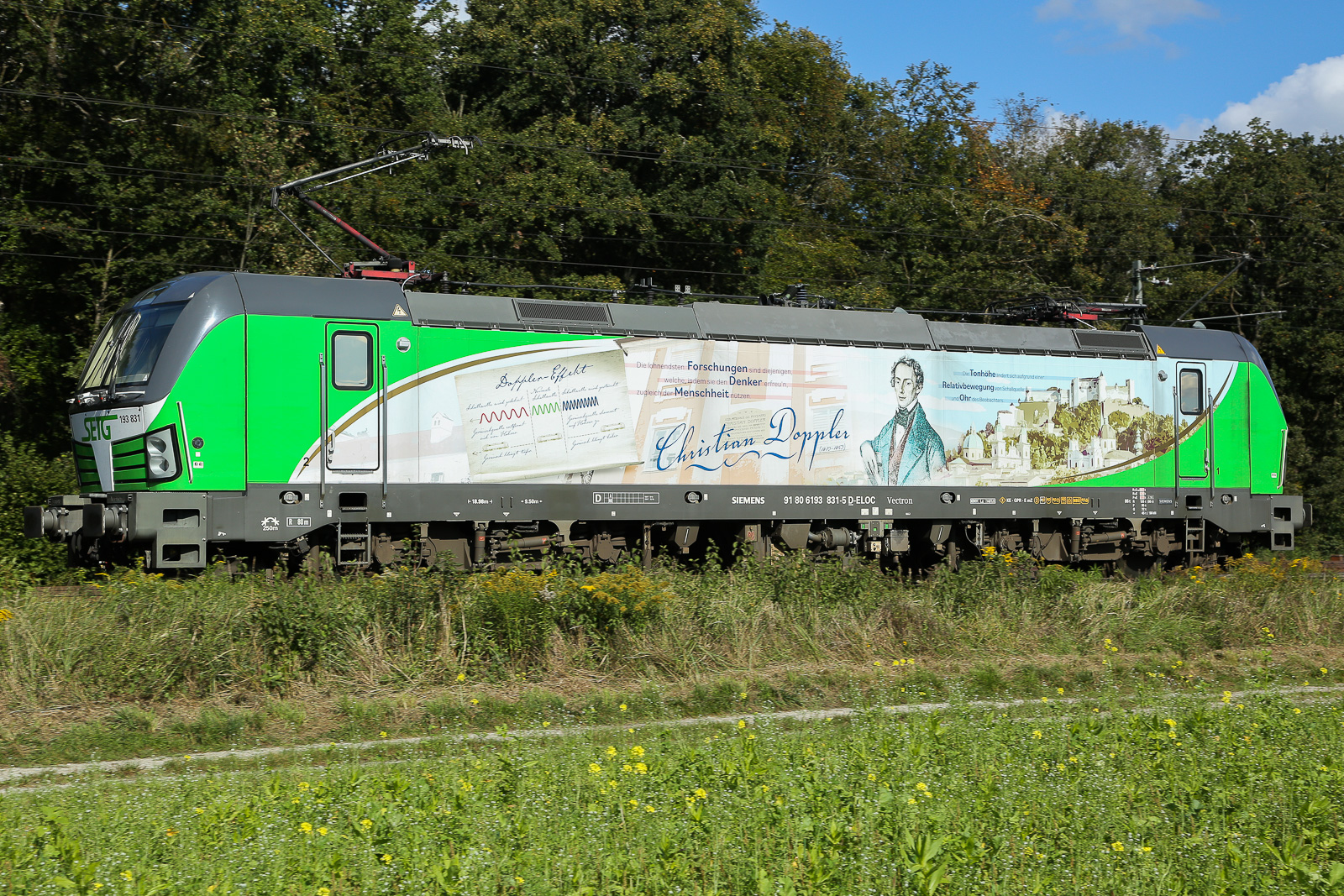  193 831-5  Christian Doppler  (Siemens Vectron) solo am 29.9.24 bei Eglharting.