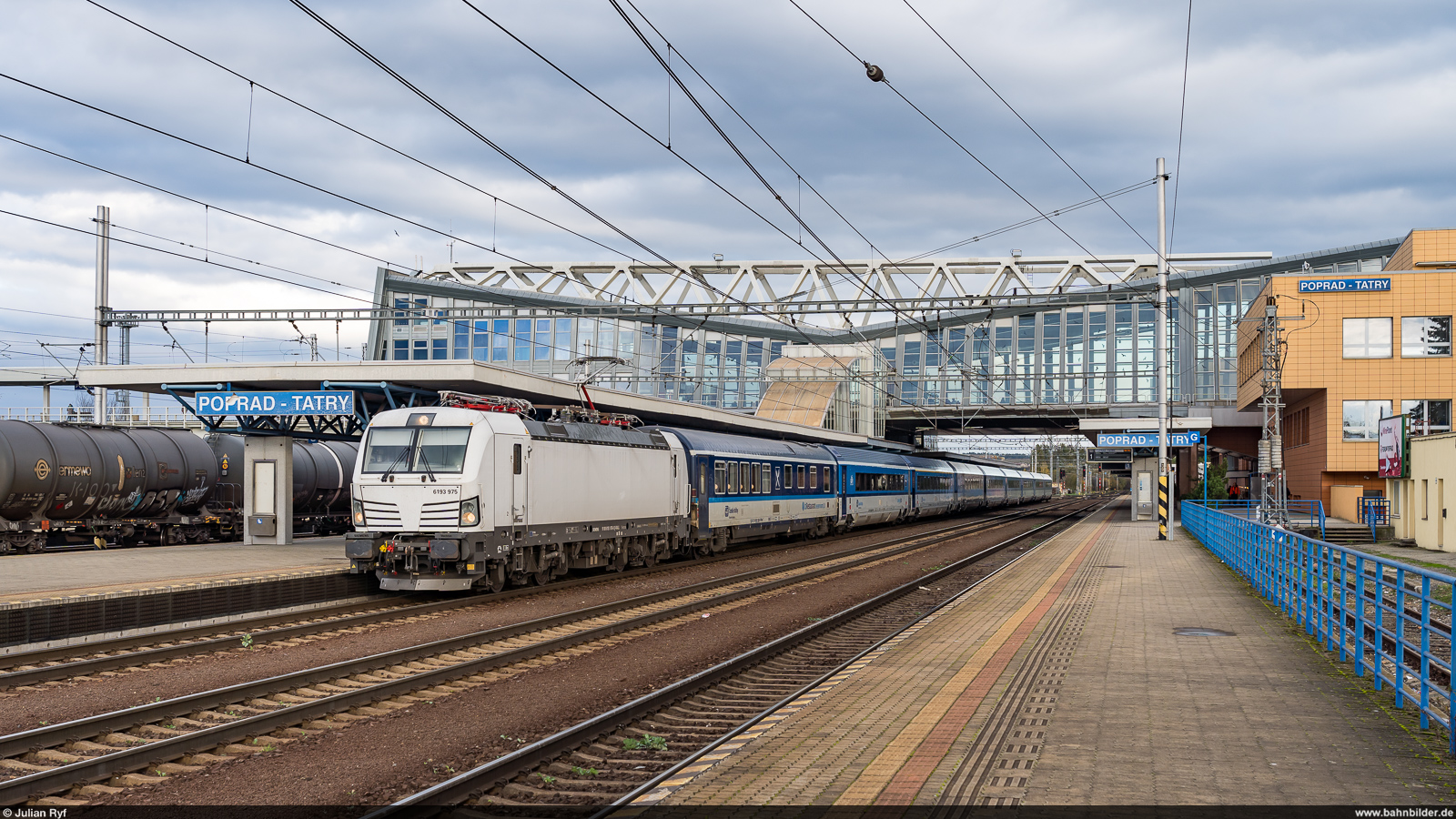 ČD 193 975 / Poprad-Tatry, 15. Oktober 2024<br>
EC 240  Košičan  Košice - Praha hl.n.