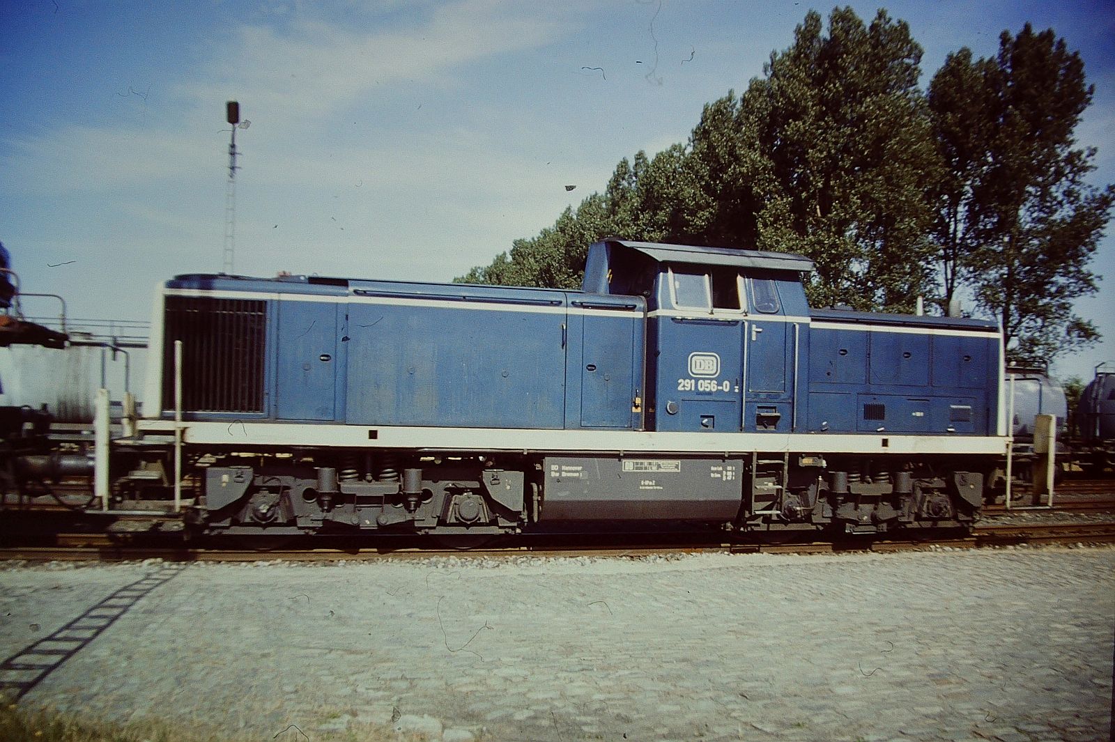 29.Juli 1992 Bf.-Kirchweyhe  291 056-0 im Rangierdienst . Meine Familie und ich waren zu Besuch bei Verwandschaft in Kirchweyhe und ich nutzte es ein paar Fotos zu machen