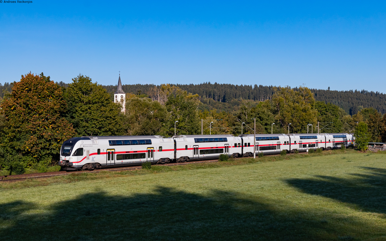 4010 102  Schönbuch  als IC 2371 (Stuttgart Hbf - Singen) bei Aufen 27.9.23