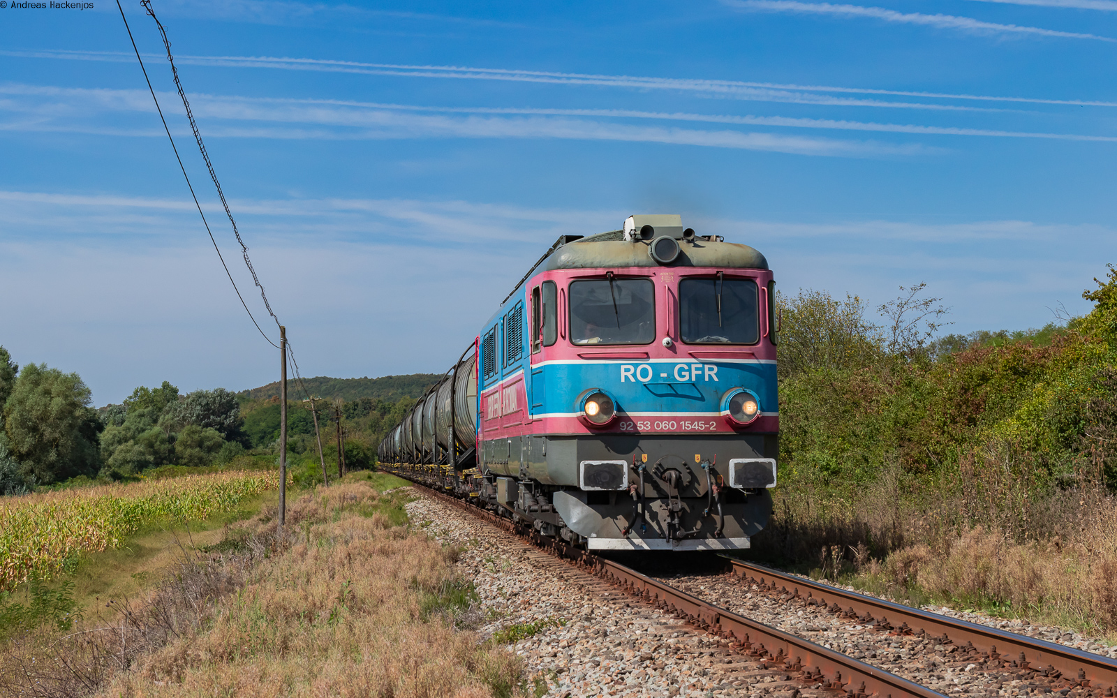 60 1545 der GFR mit dem 662190 (Simleul Silvaniei - Brazi) bei Lemniu 24.8.24