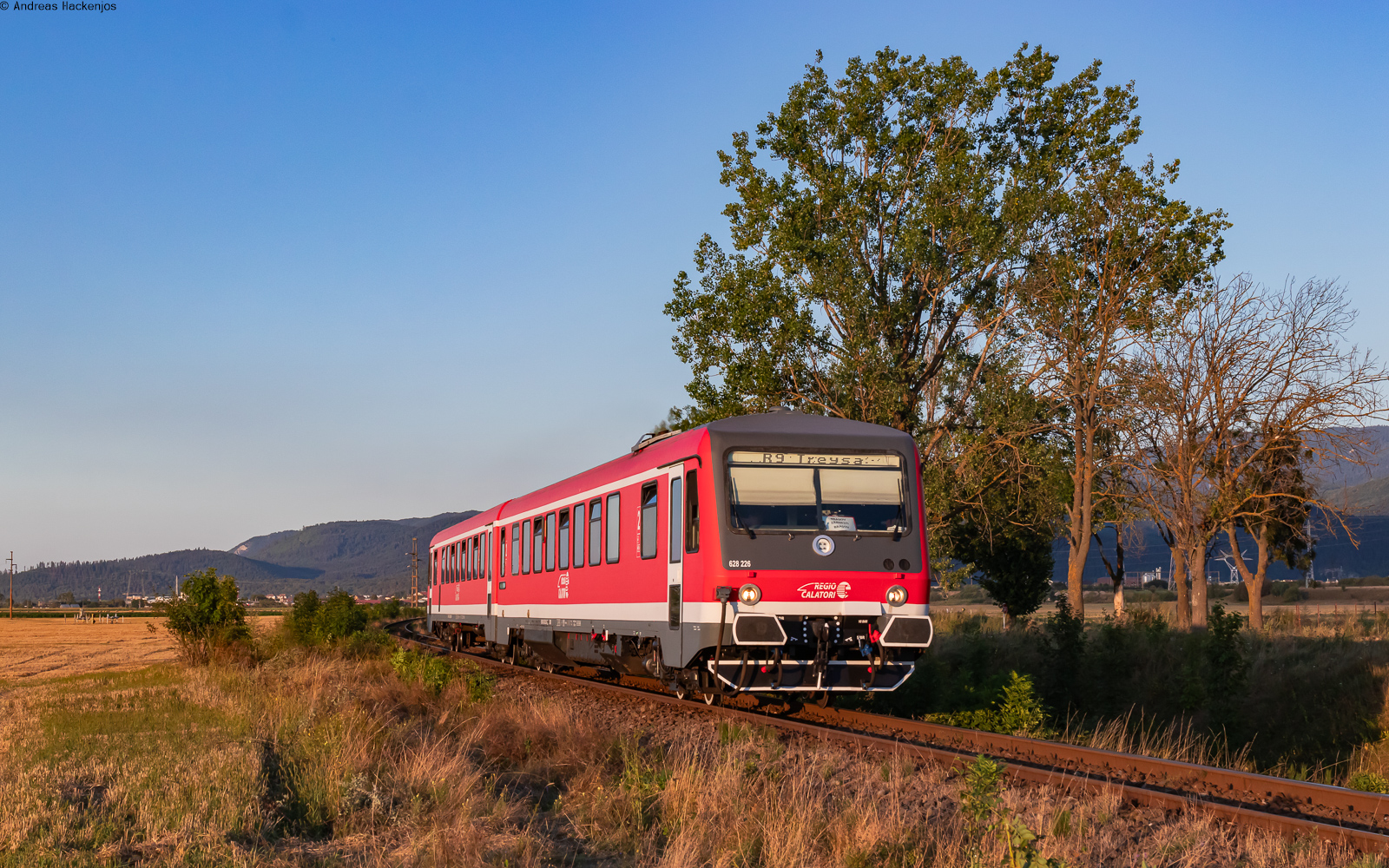 628 226 als R 11351 (Brasov - Zărnești) bei Tohanu Vechi 12.8.24