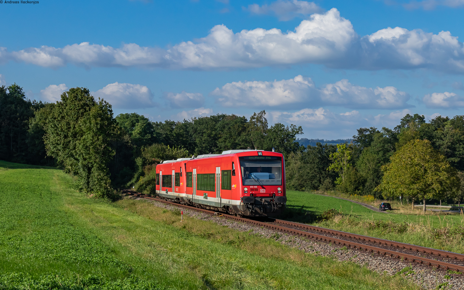 650 006 und 650 001 als S 74448 (Stockach – Radolfzell) bei Stahringen 18.9.24