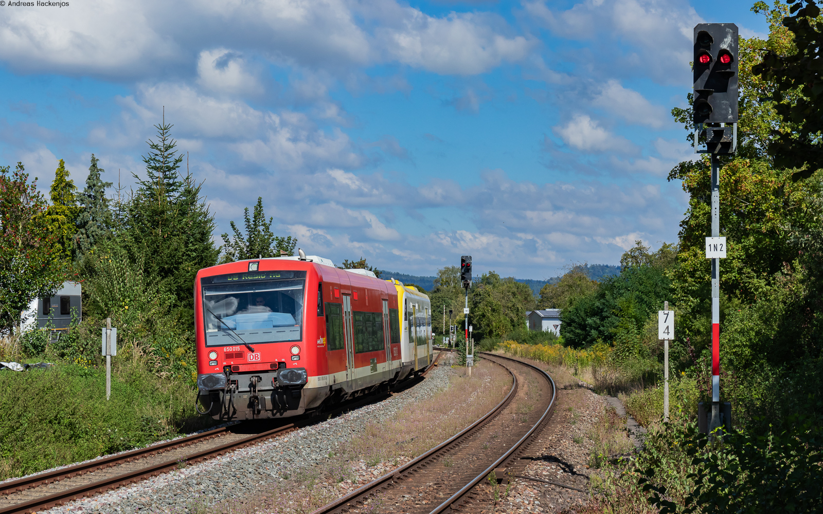 650 015 und 650 023 als S 74430	(Stockach – Radolfzell) im Bahnhof Stahringen 18.9.24