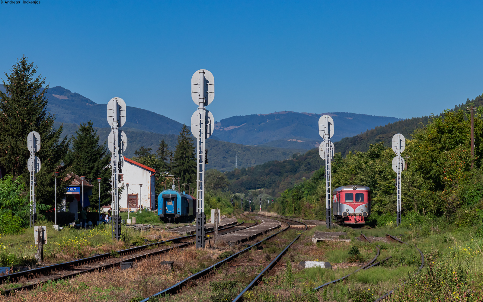 77 0928 CFR wartet im Bahnhof Podu Olt auf die nächste Leistung 12.8.24
