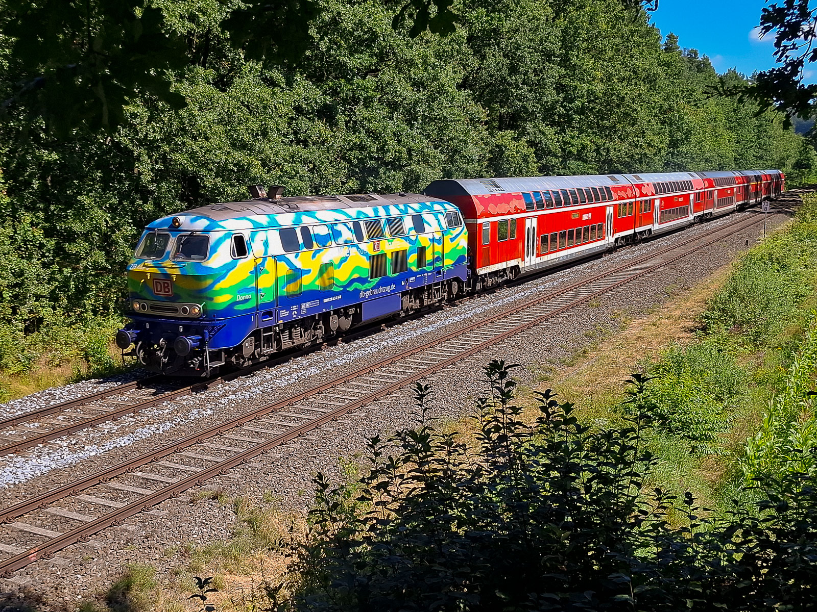 Am 6.8.2024 um 12:00 Uhr zwischen Weiden und Schwandorf endlich mal Donna 218 443 gespechtet.