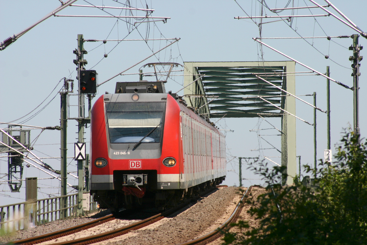 DB Regio 423 049 // Köln-Ehrenfeld // 13. Juni 2006