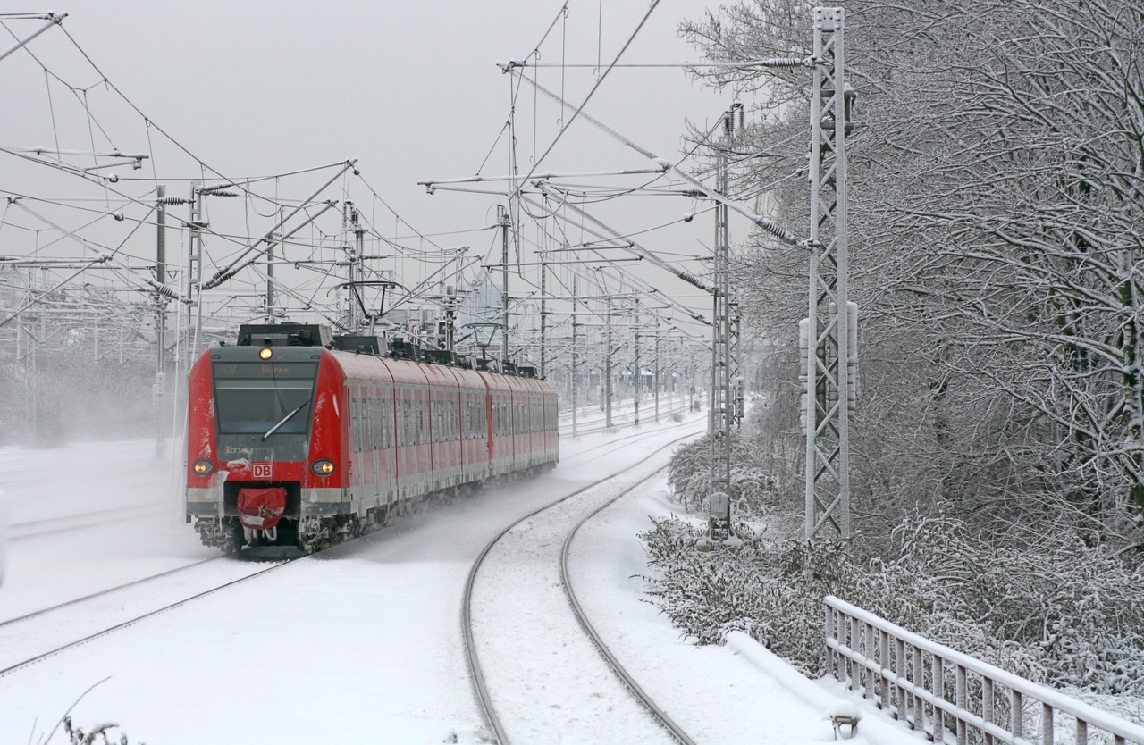 DB Regio 423 049 + 423 044 // Köln-Müngersdorf Technologiepark // 17. Dezember 2010