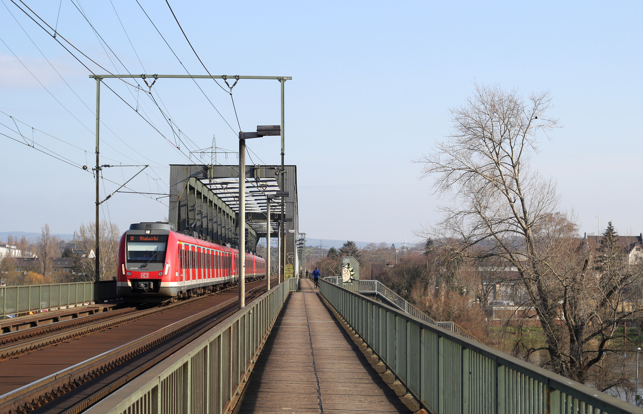 DB Regio 430 140 + 430 xxx + 430 133 // Wiesbaden // 17. Februar 2016