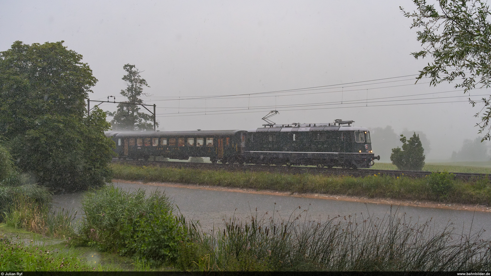 DSF Re 4/4 II 11173 / Erlen, 1. August 2024<br>
1.-August-Extrazug Koblenz - Rorschach