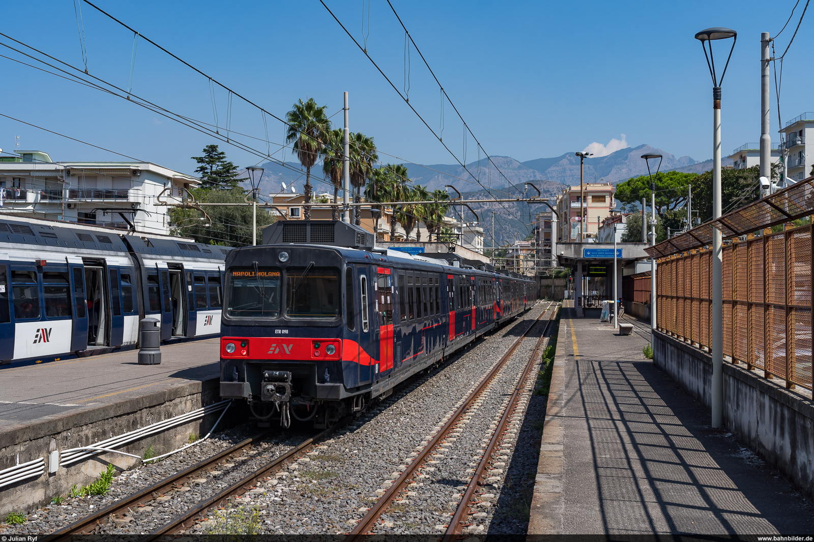 EAV ETR 098 / Sorrento, 31. August 2024<br>
Campania Express Sorrento - Napoli Porta Nolana