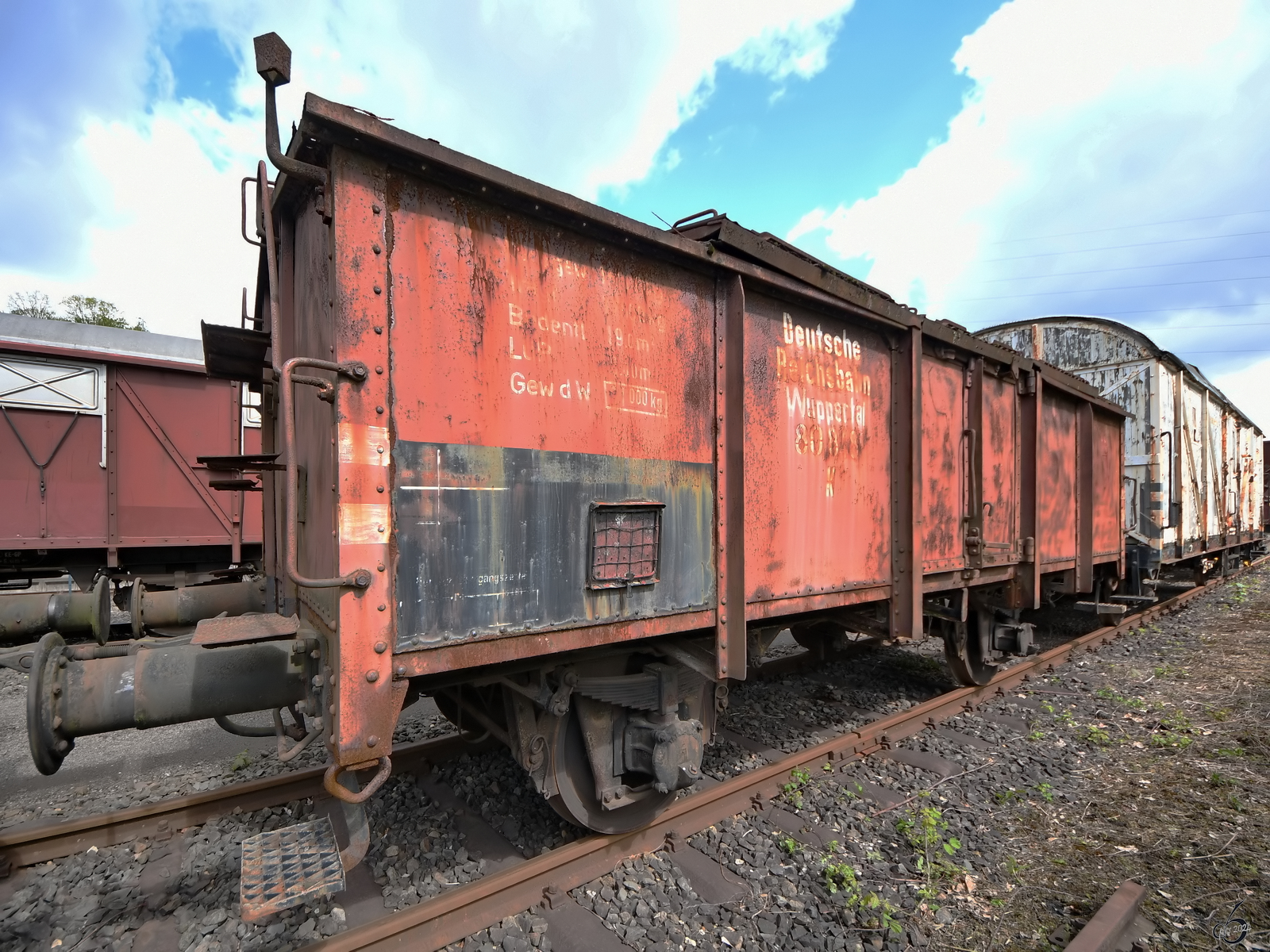 Mitte April 2024 war ein Klappdeckelwagen (K 25, Wuppertal 80 848) aus dem Jahr 1928 im Eisenbahnmuseum Bochum zu sehen.