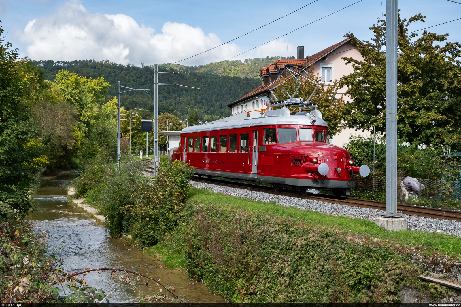 OeBB RCe 2/4 607 / Balsthal, 4. Oktober 2023<br>
Regio Balsthal - Oensingen<br>
80 Jahre elektrischer Betrieb bei der OeBB