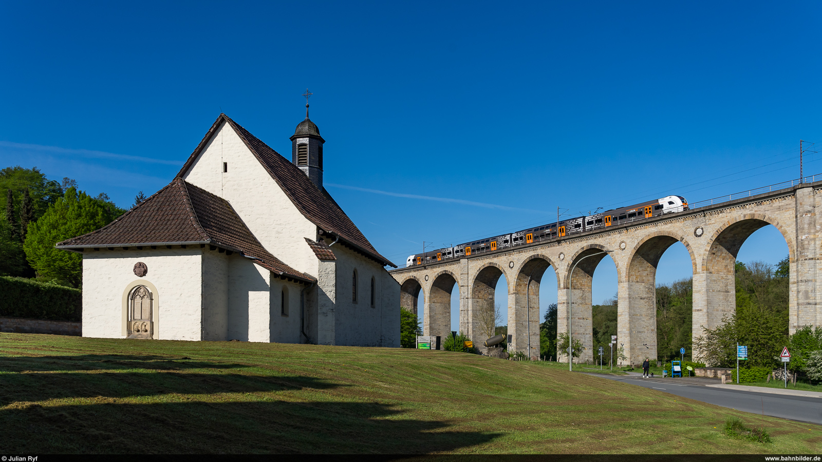 RRX Desiro HC / Altenbekener Viadukt, 4. Mai 2024<br>
RE 11 Hamm (Westf) Hbf - Kassel-Wilhelmshöhe