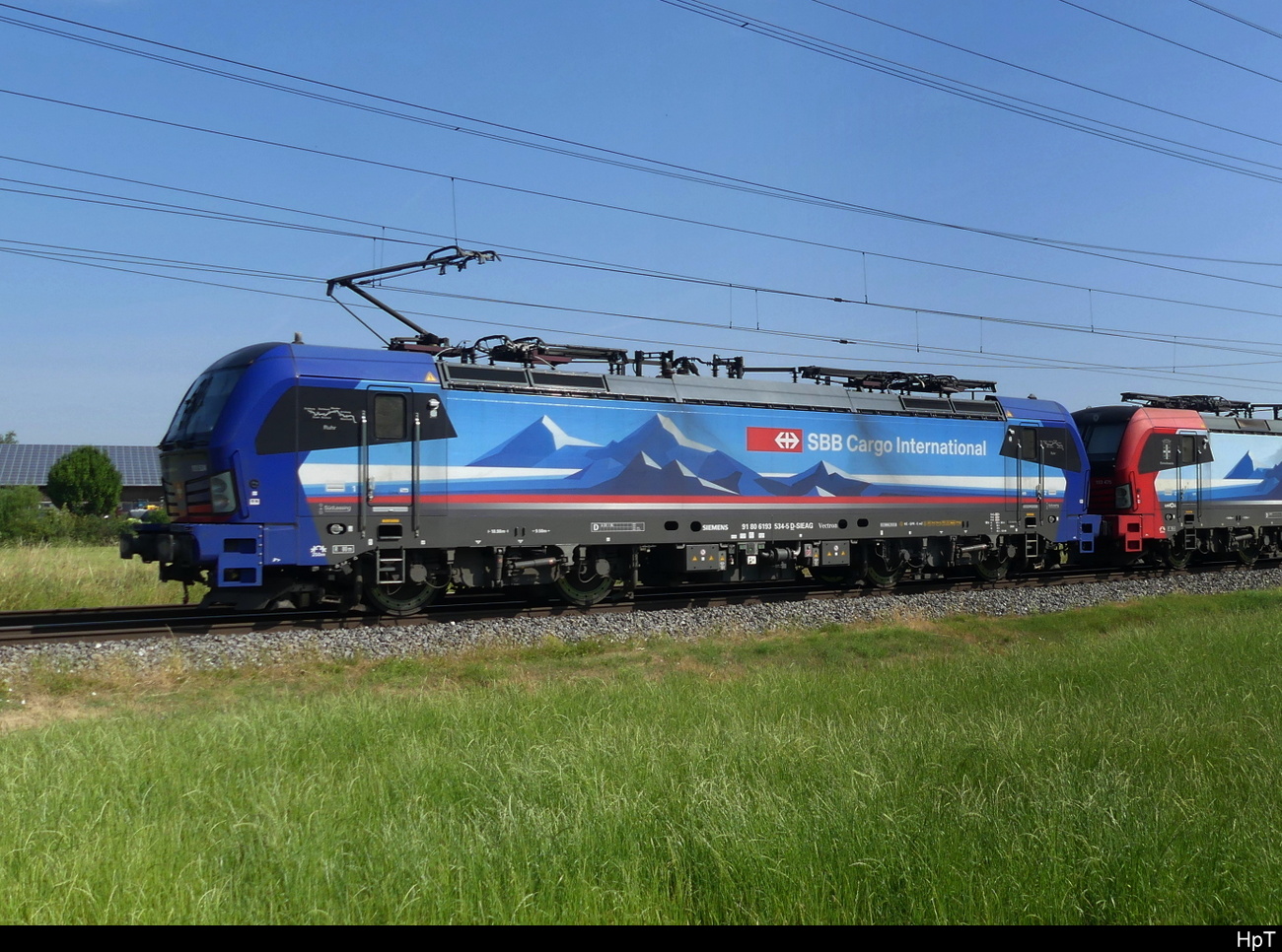SBB - Lok 193 534-5 unterwegs mit Güterzug in Lyssach am 18.06.2023