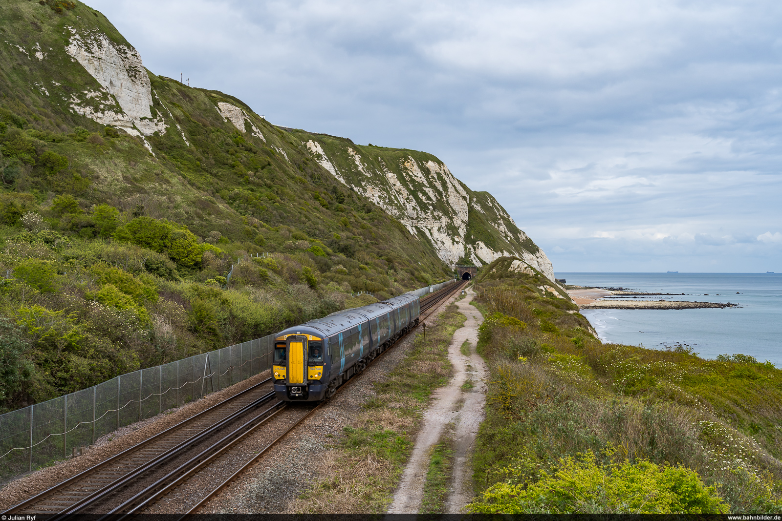 Southeastern 375 626 / Folkestone Warren, 24. April 2024<br>
Ramsgate - London Charing Cross