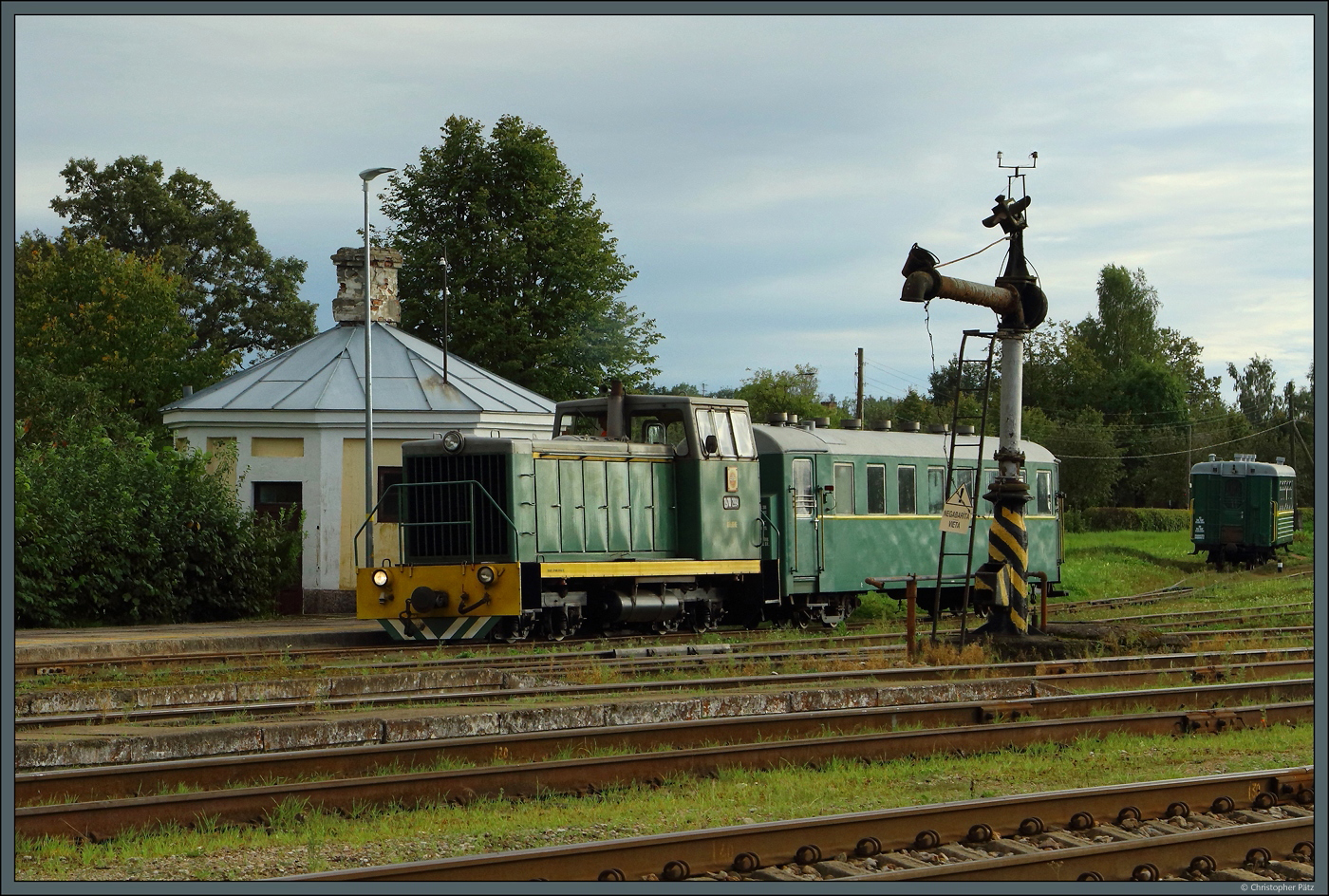 Tu7A 2994 rangiert am 31.08.2024 mit einem Wagen in Gulbene. 