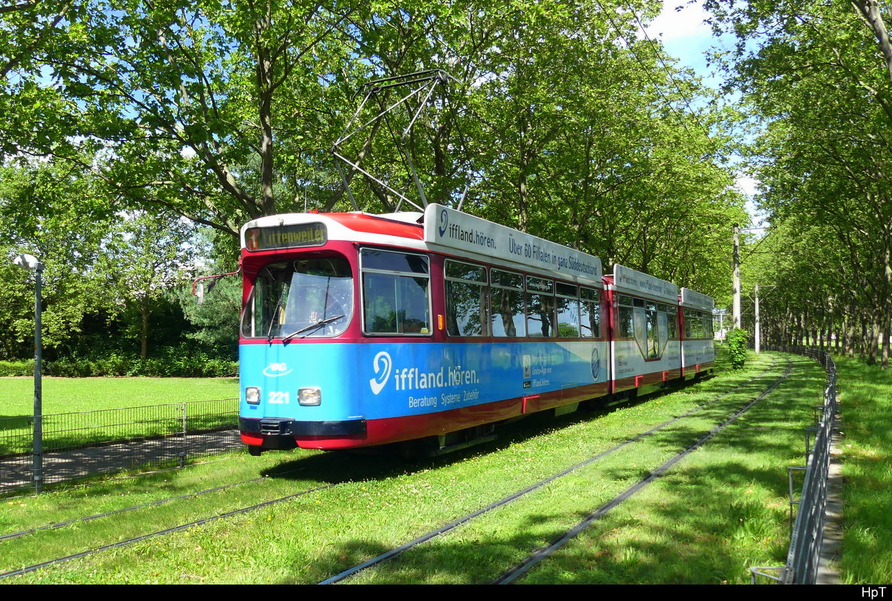 VAG Freiburg i.B. - Strassenbahn DUEWAG GT8N Nr.221 unterwegs auf der Linie 1 in der Stadt Freiburg am 2024.06.07