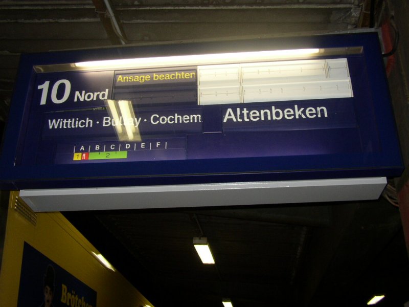  1. Ein Zug (Sorte unbekannt) nach Altenbeken?   
 2. Von Trier Hbf?   
 3. Dann noch ber Wittlich, Bullay und Cochem?   
 4. Mit BordRestaurant?   
 5. Fhrt wohl rund um die Uhr...   

Zugzielfalschanzeiger in Trier Hbf 
16.07.06 - 05:00 Uhr