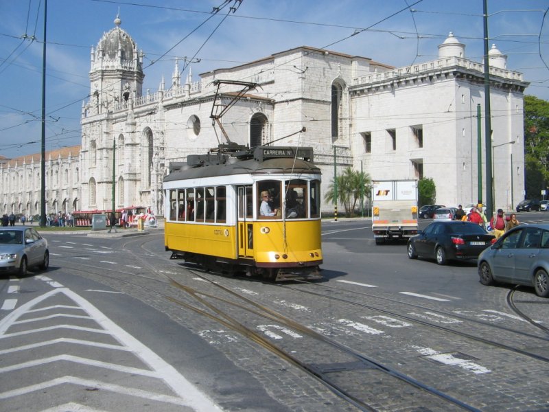 10.04.07,Straenbahn Lissabon.